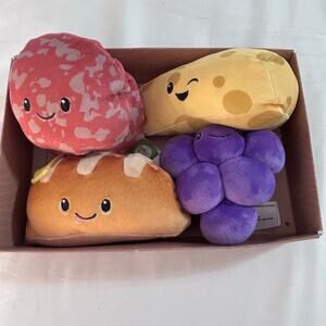 GiggleScape Charcuterie Plush Boxed Set Cheese Grapes Meat Bread 4pc NWT